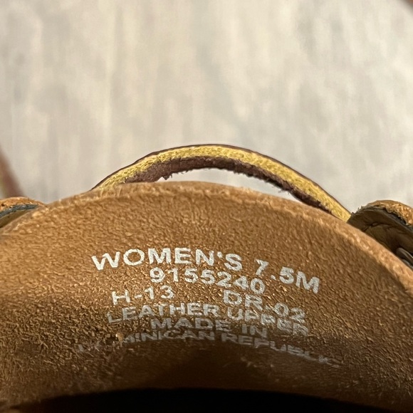 Sperry boat shoes. Barely worn! - Picture 3 of 3